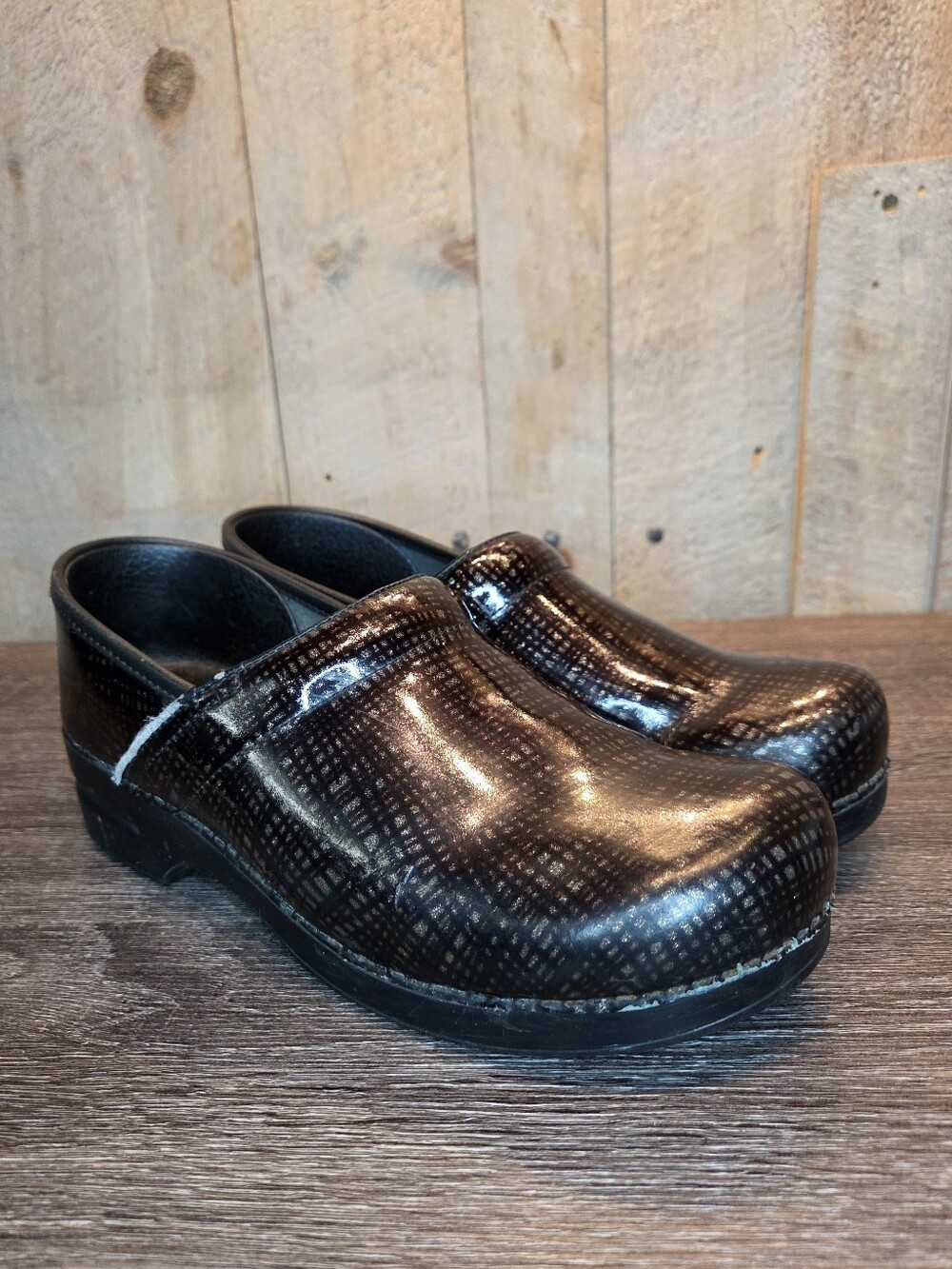 Dansko Bronze Gold Black Textured Crackle Leather Clogs Nursing Work Size 42